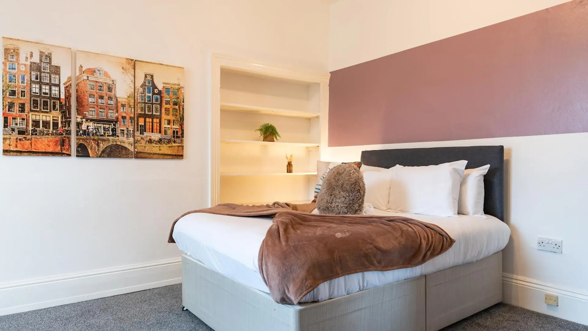 קינגסטון אפון הול 6 Roomy Bedrooms Favour Spacious Inn - Sleeps 13 Hull Central Location 0*, קינגסטון אפון הול בריטניה