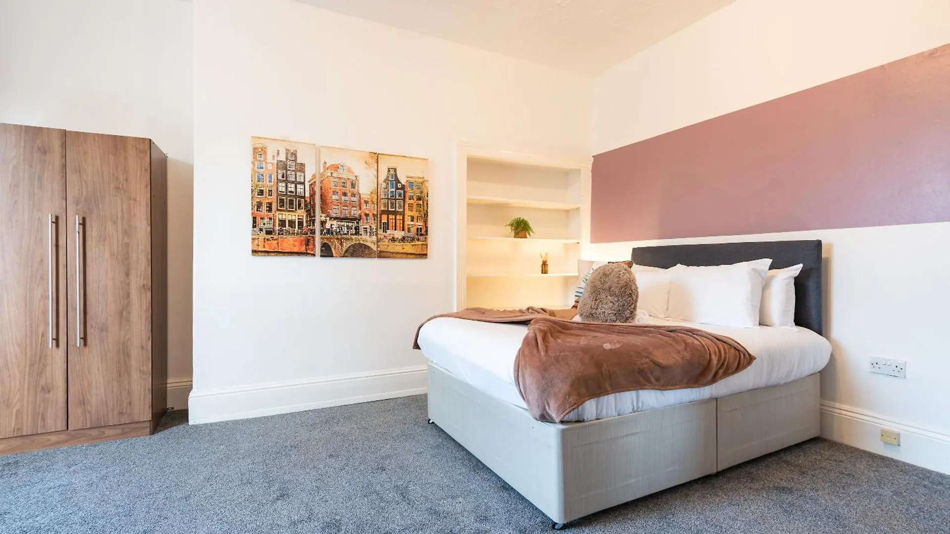 בית נופש קינגסטון אפון הול 6 Roomy Bedrooms Favour Spacious Inn - Sleeps 13 Hull Central Location