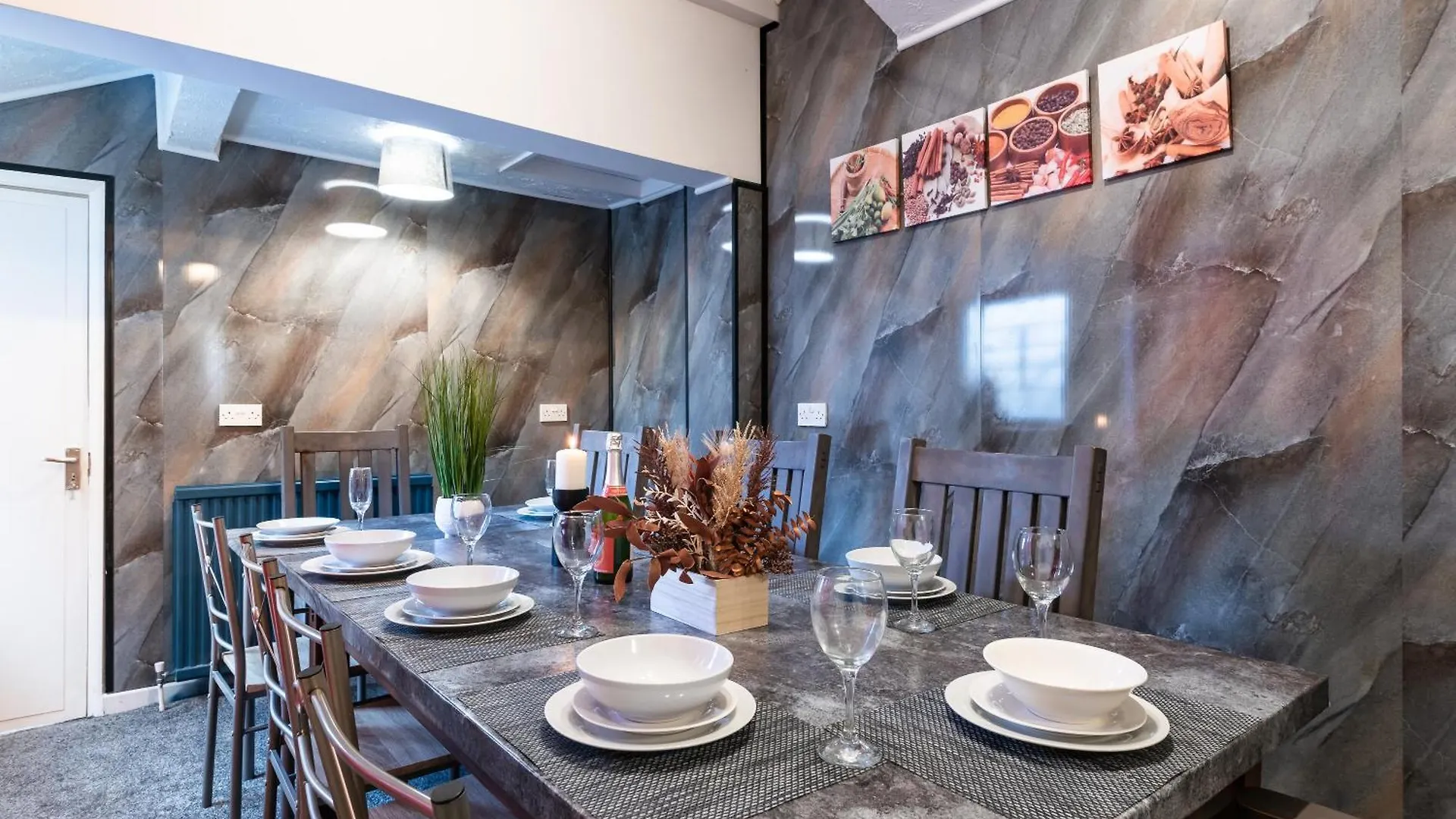 קינגסטון אפון הול 6 Roomy Bedrooms Favour Spacious Inn - Sleeps 13 Hull Central Location
