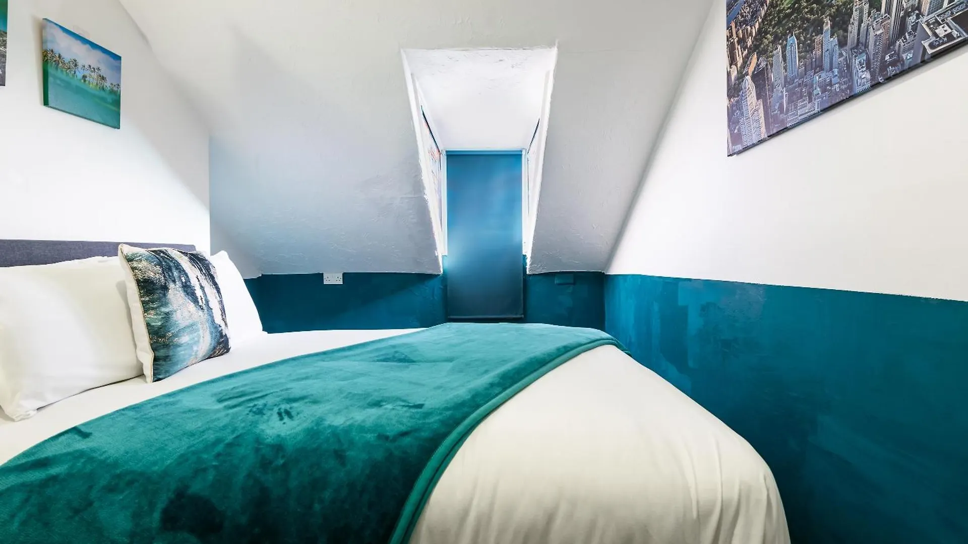 בית נופש קינגסטון אפון הול 6 Roomy Bedrooms Favour Spacious Inn - Sleeps 13 Hull Central Location