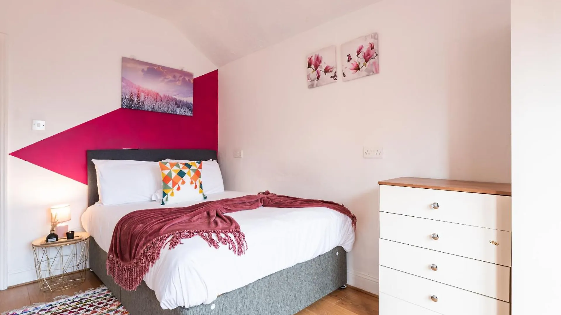קינגסטון אפון הול 6 Roomy Bedrooms Favour Spacious Inn - Sleeps 13 Hull Central Location 0*, קינגסטון אפון הול בריטניה