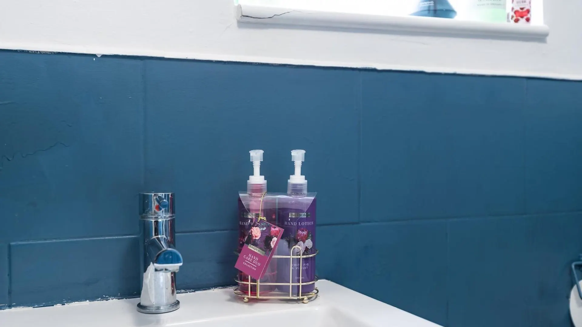 בית נופש קינגסטון אפון הול 6 Roomy Bedrooms Favour Spacious Inn - Sleeps 13 Hull Central Location בריטניה