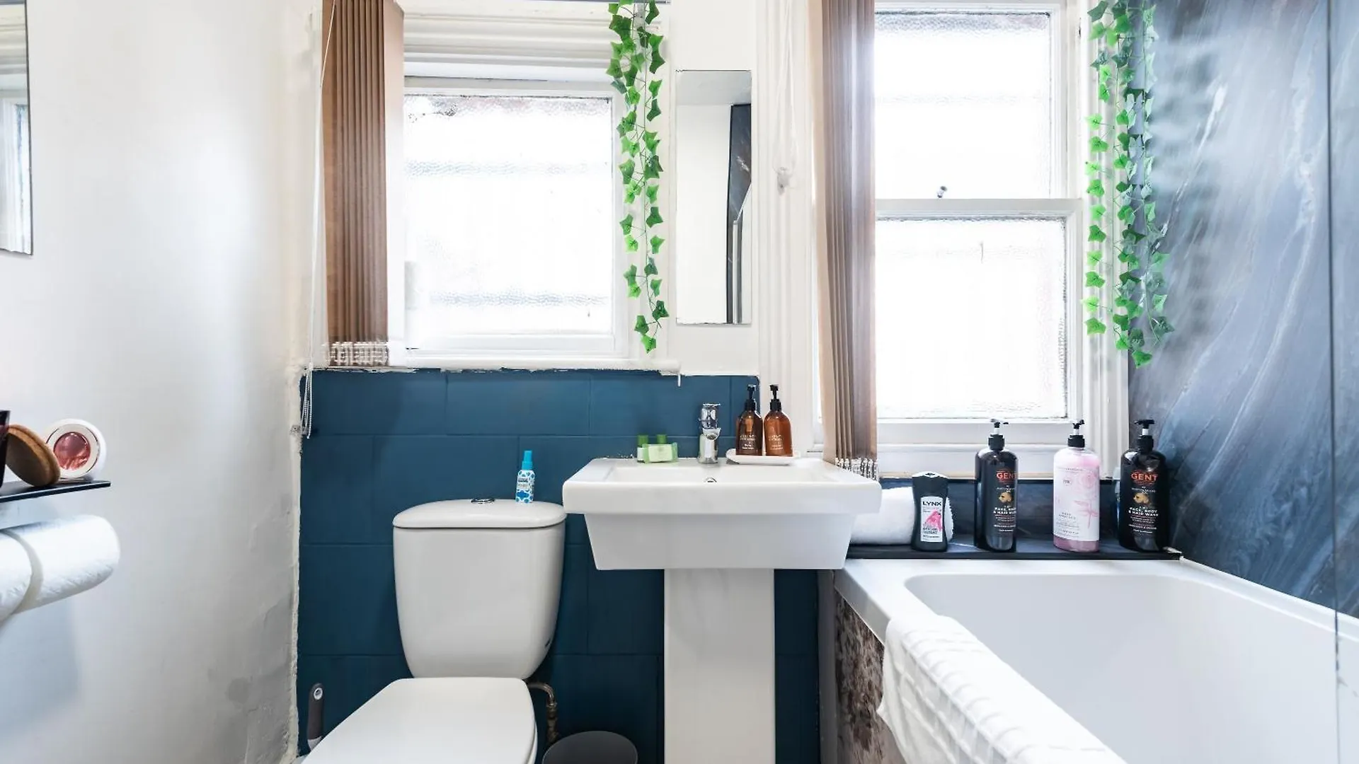 קינגסטון אפון הול 6 Roomy Bedrooms Favour Spacious Inn - Sleeps 13 Hull Central Location קינגסטון אפון הול