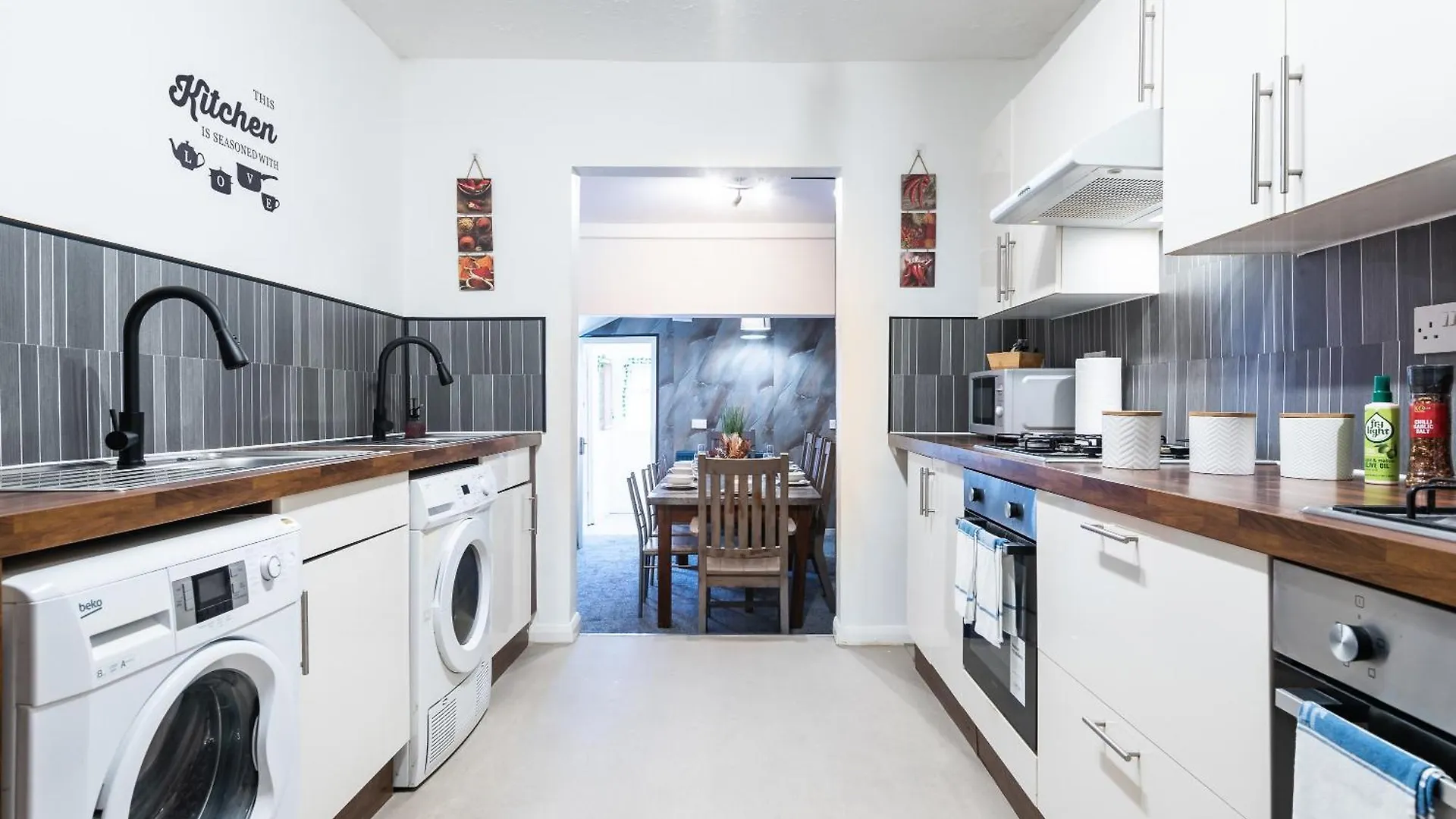 בית נופש קינגסטון אפון הול 6 Roomy Bedrooms Favour Spacious Inn - Sleeps 13 Hull Central Location