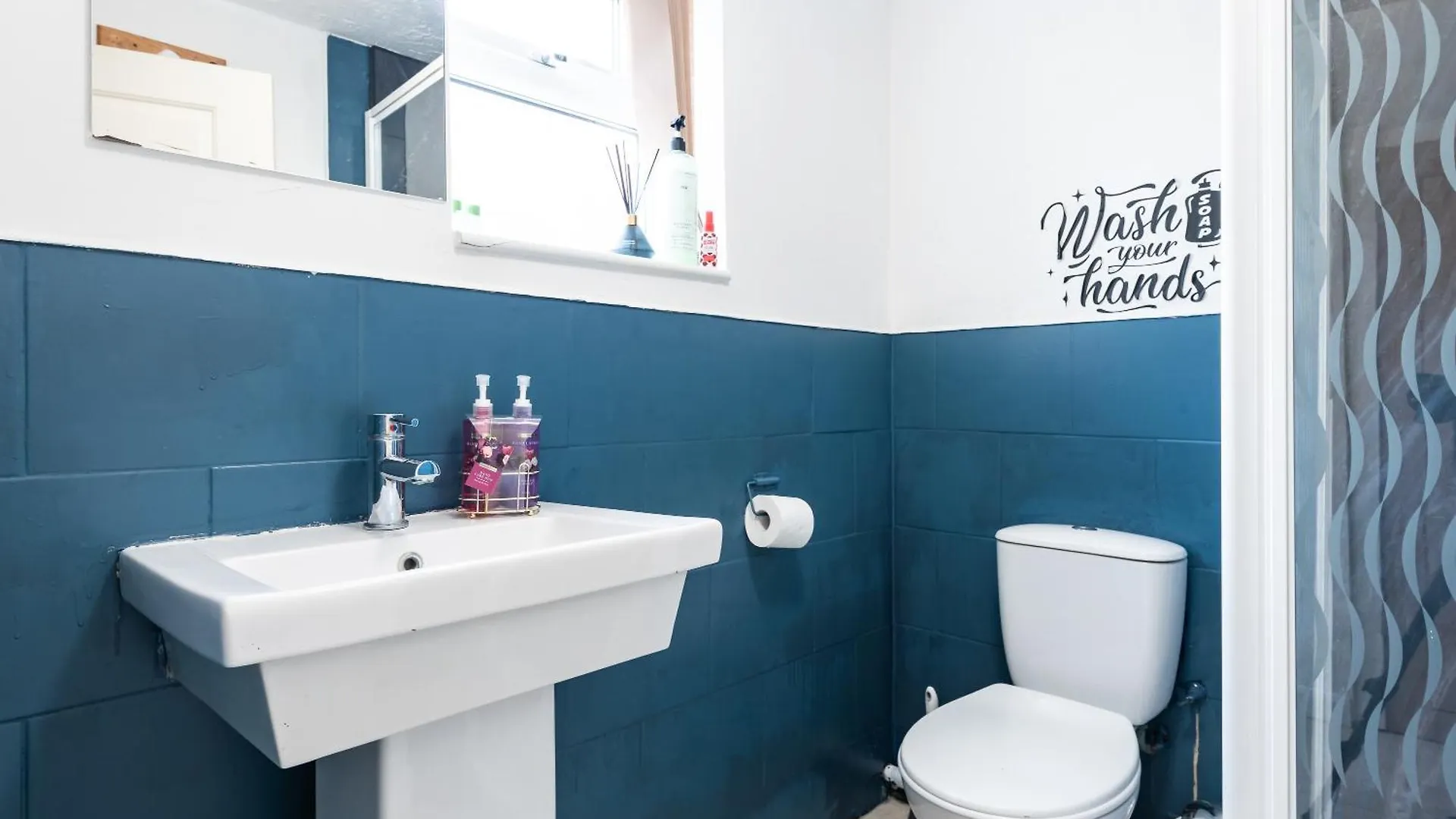 קינגסטון אפון הול 6 Roomy Bedrooms Favour Spacious Inn - Sleeps 13 Hull Central Location בית נופש קינגסטון אפון הול